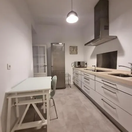 Apartman En Republica Argentina Triana *
